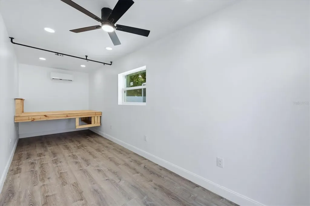 201 Honore Avenue Sarasota FL 34232