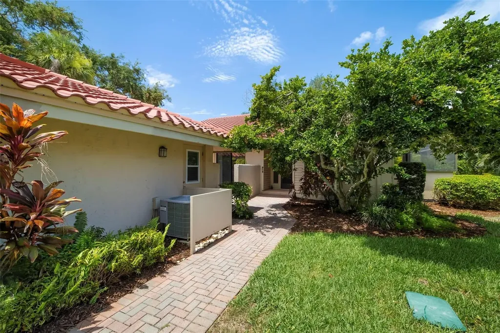 4820 Kestral Park Circle Sarasota FL 34231