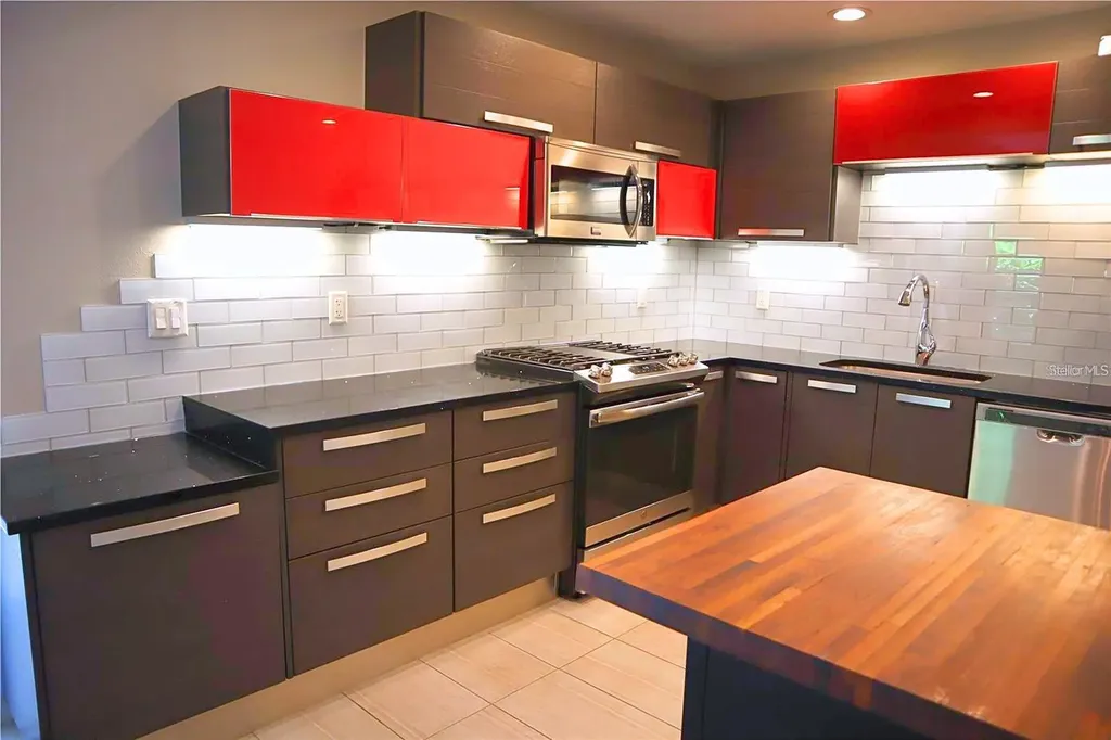 4820 Kestral Park Circle Sarasota FL 34231