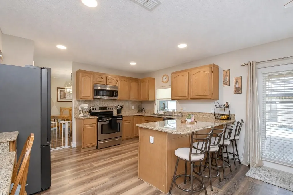 1227 Rainbrook Circle Valrico FL 33596
