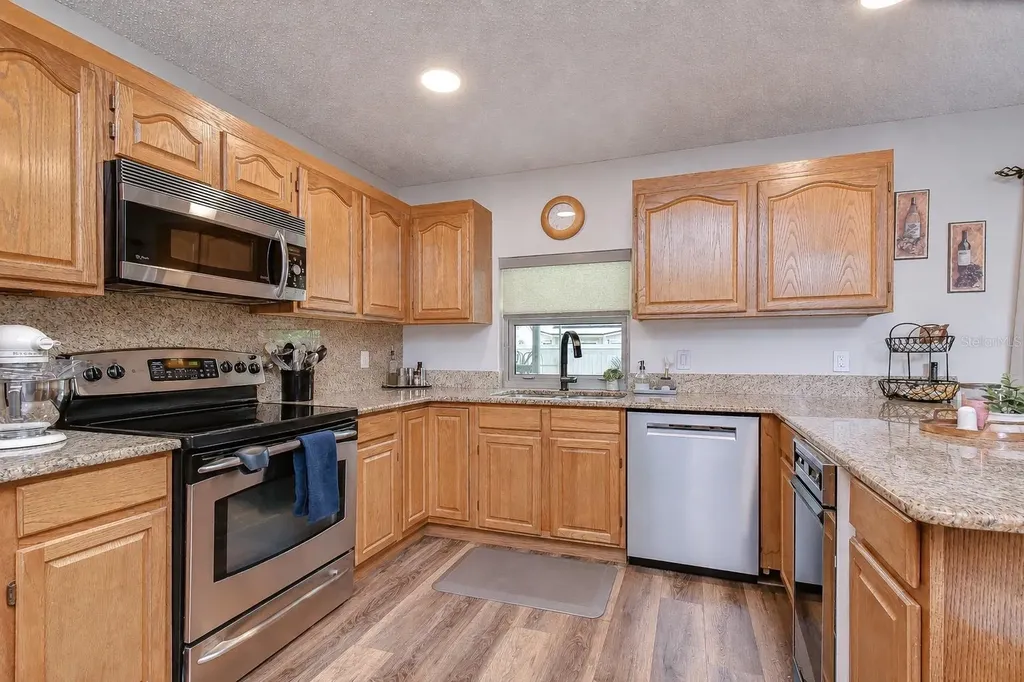 1227 Rainbrook Circle Valrico FL 33596