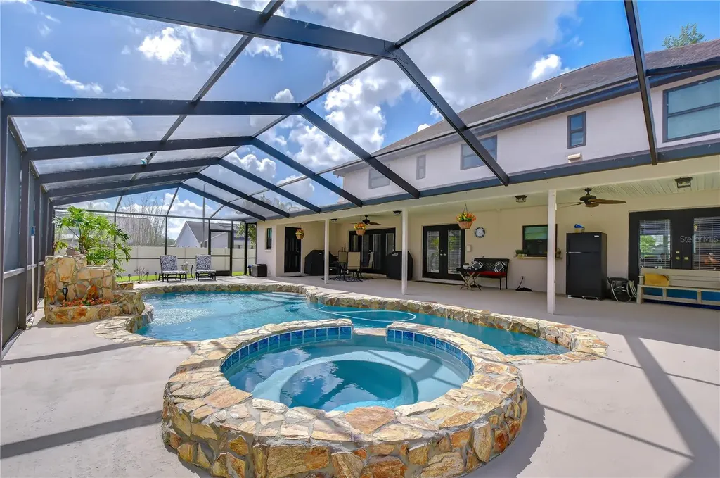 1227 Rainbrook Circle Valrico FL 33596