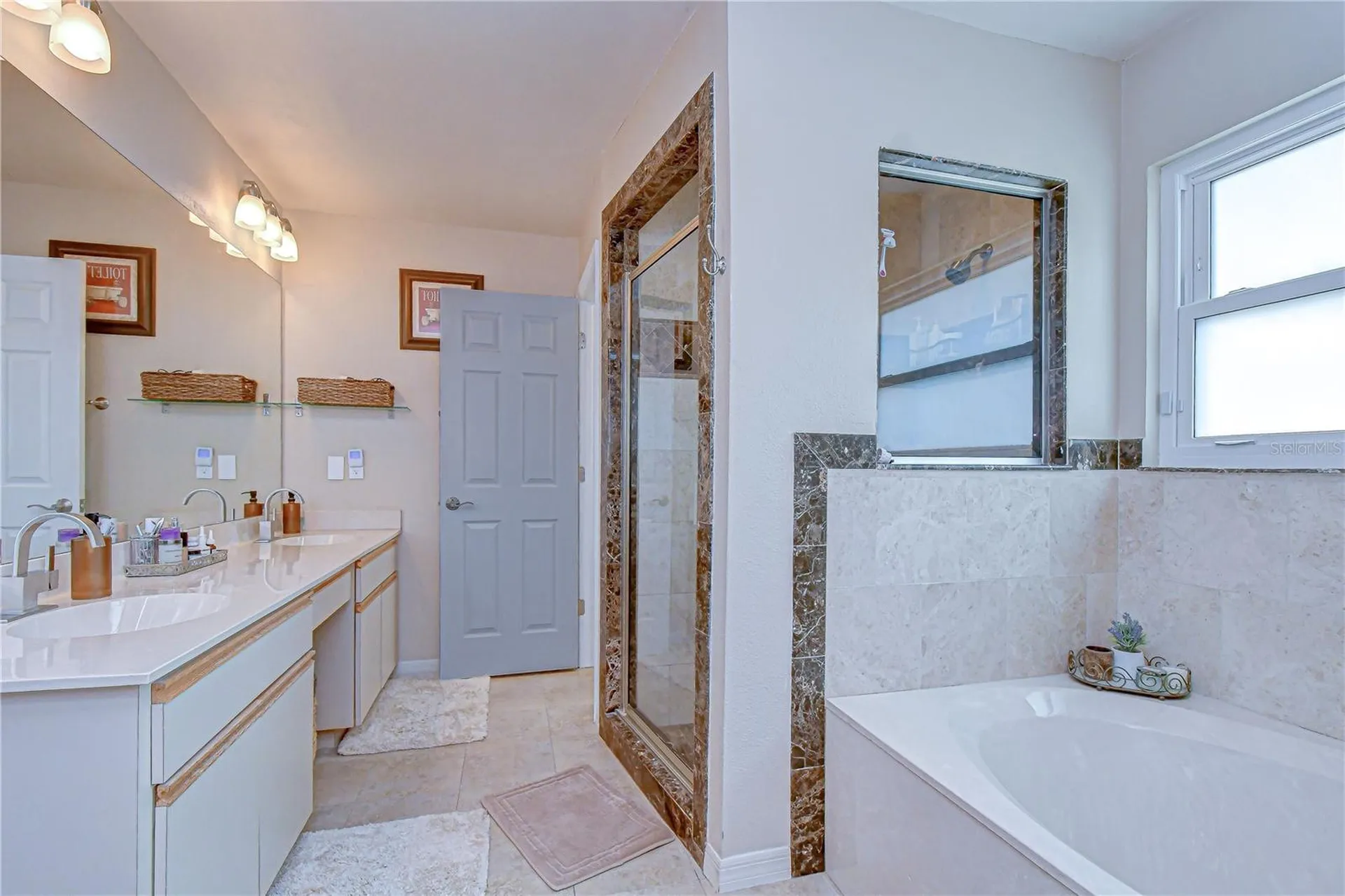1227 Rainbrook Circle Valrico FL 33596