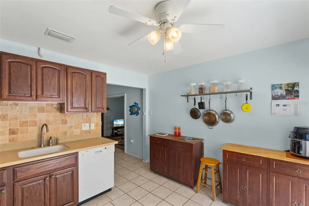 4105 43rd Avenue W Bradenton FL 34205