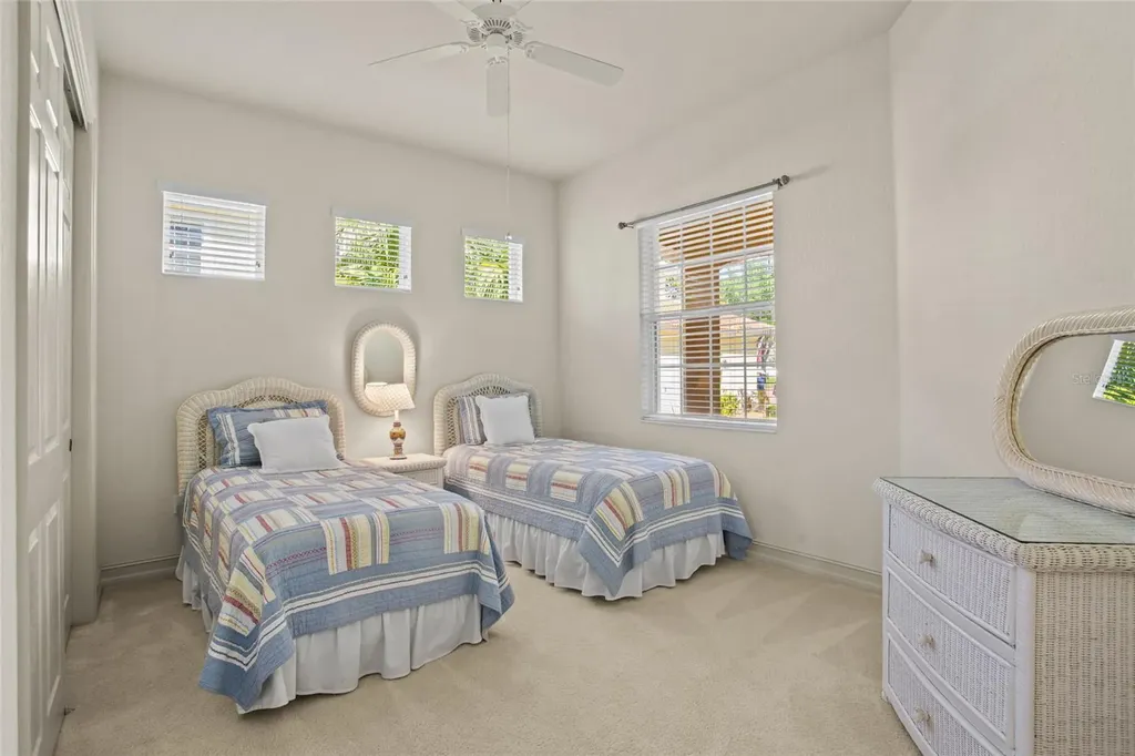 26207 Avenida Las Colinas Howey In The Hills FL 34737