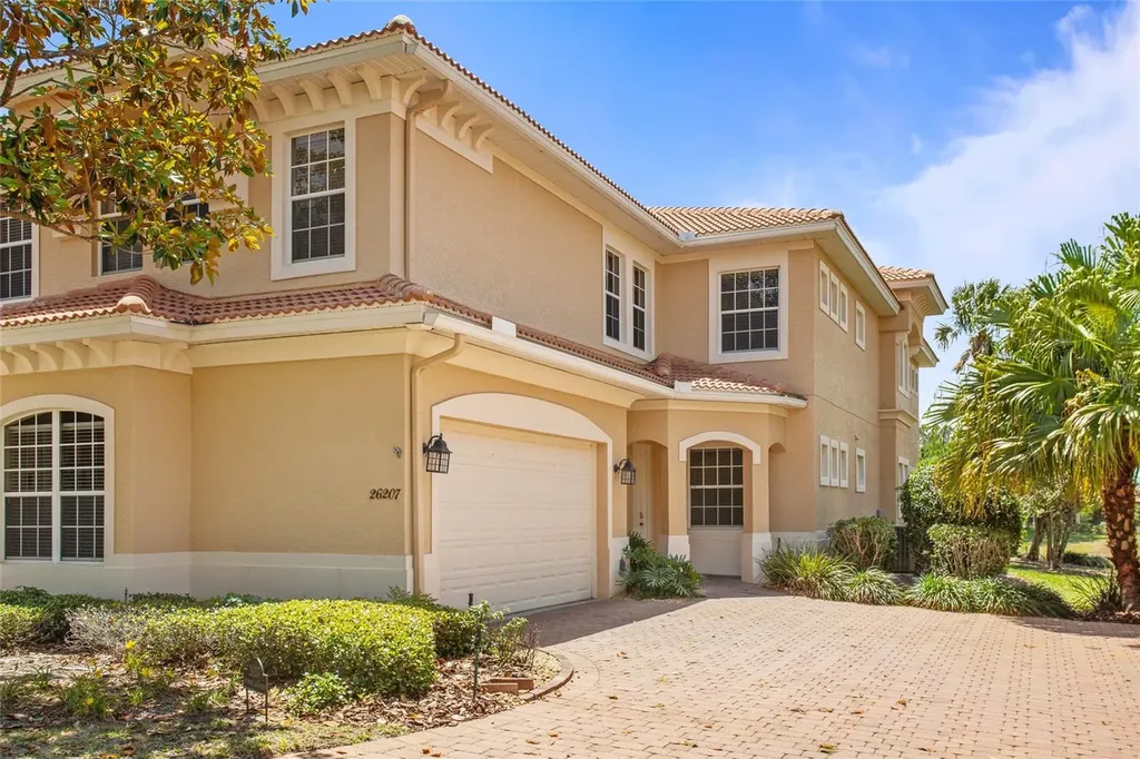 26207 Avenida Las Colinas Howey In The Hills FL 34737