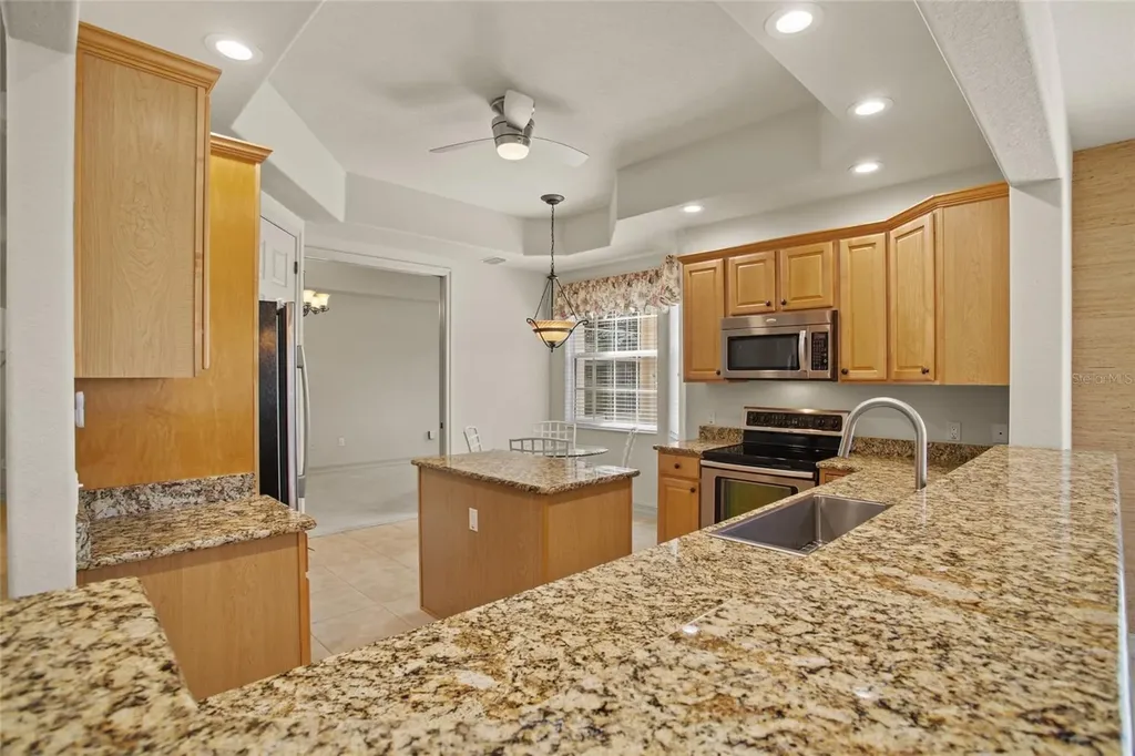 26207 Avenida Las Colinas Howey In The Hills FL 34737