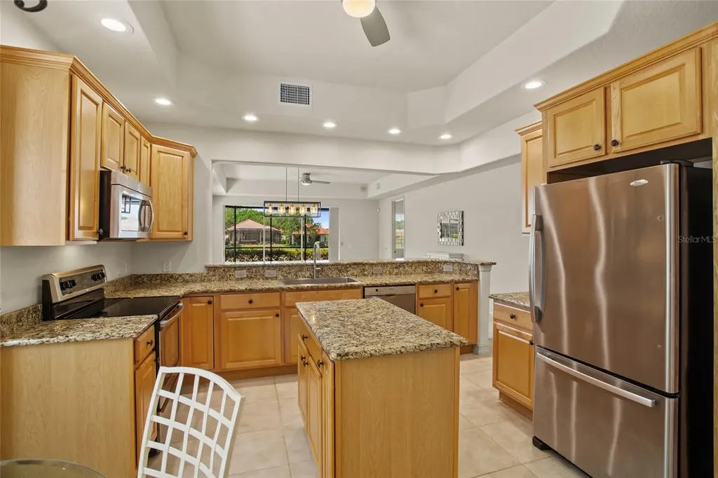26207 Avenida Las Colinas Howey In The Hills FL 34737