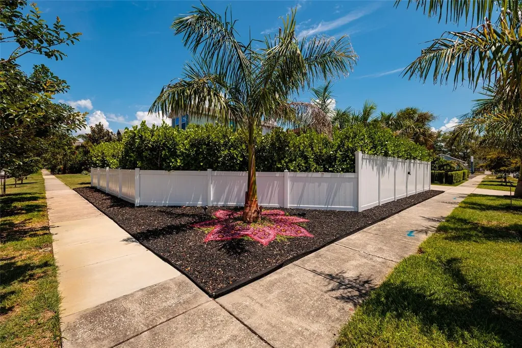 127 23rd Street N St Petersburg FL 33713