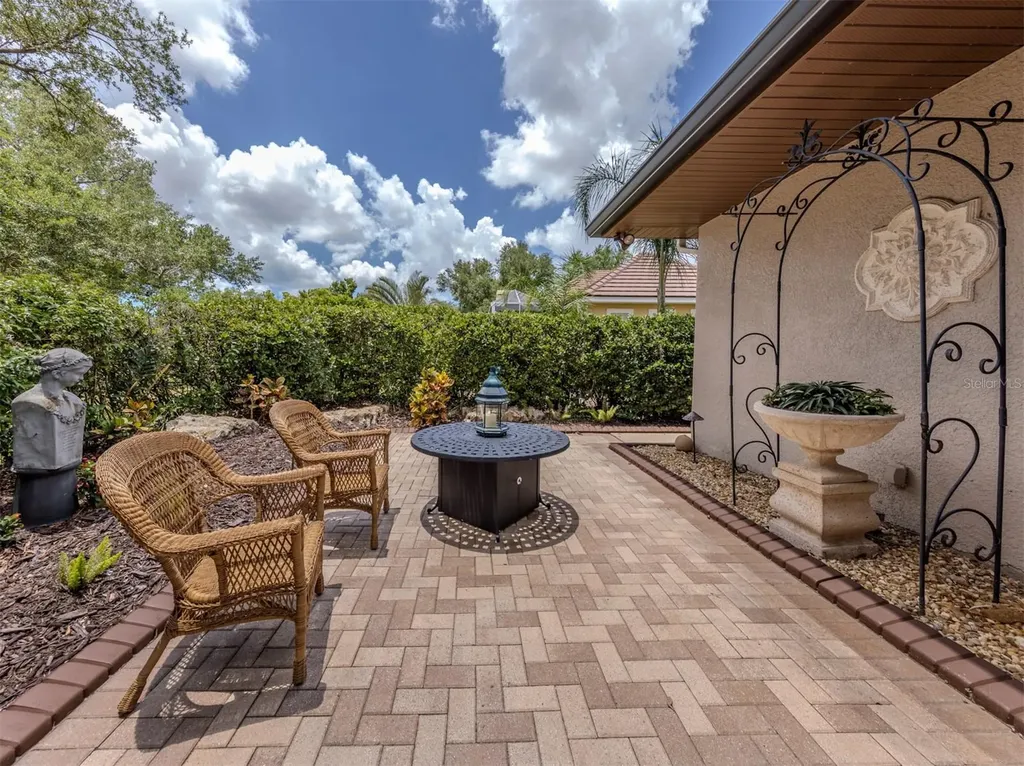 302 Stone Briar Creek Drive Venice FL 34292