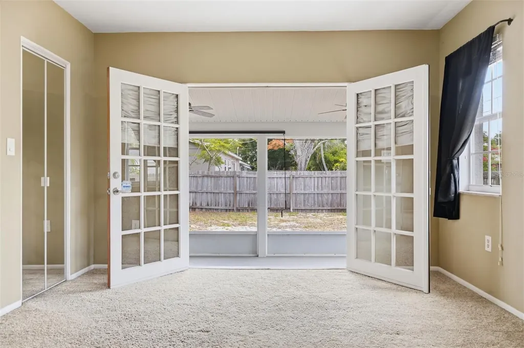 4558 25th Avenue N St Petersburg FL 33713