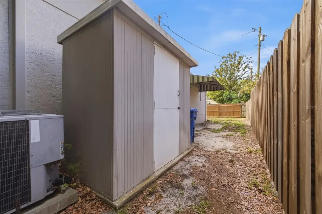 4558 25th Avenue N St Petersburg FL 33713