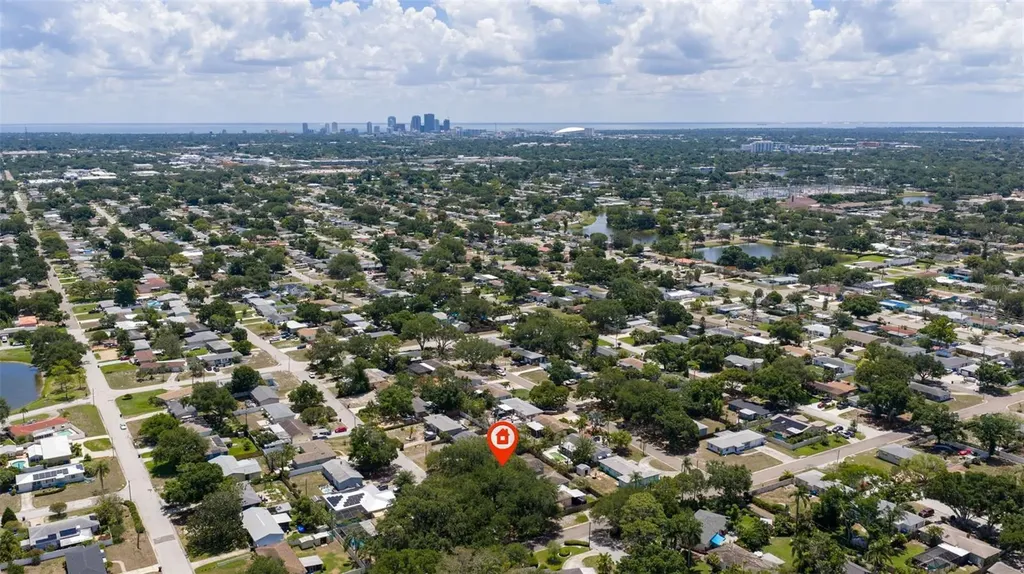 4558 25th Avenue N St Petersburg FL 33713