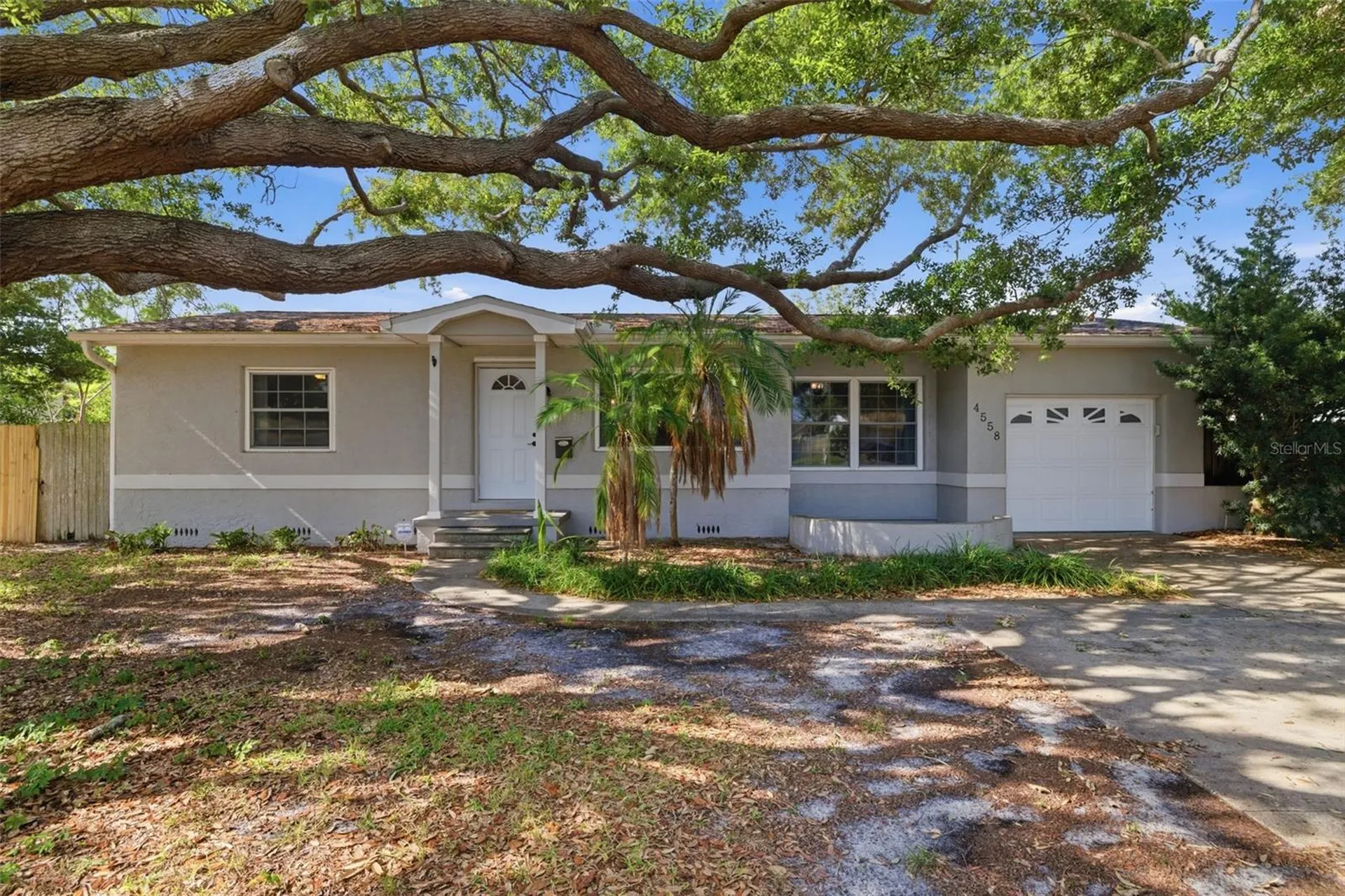 4558 25th Avenue N St Petersburg FL 33713