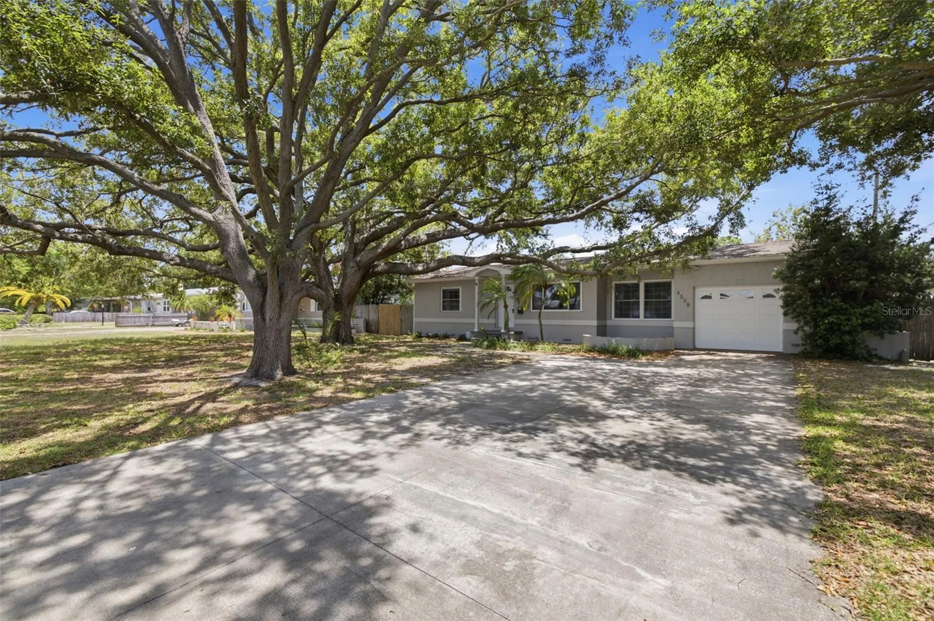 4558 25th Avenue N St Petersburg FL 33713
