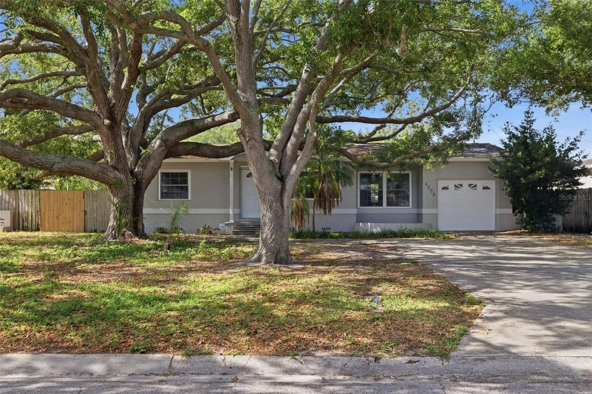 4558 25th Avenue N St Petersburg FL 33713