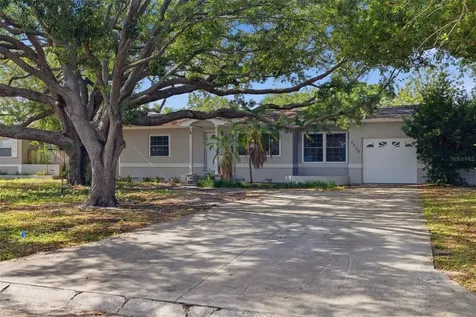 4558 25th Avenue N St Petersburg FL 33713