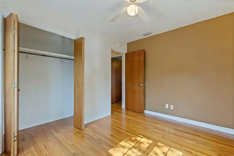 4558 25th Avenue N St Petersburg FL 33713