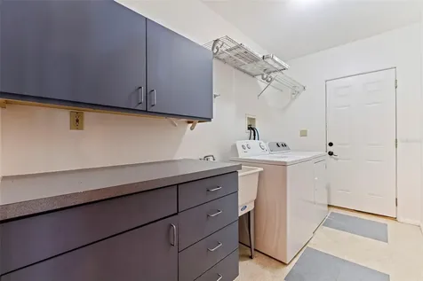 4558 25th Avenue N St Petersburg FL 33713