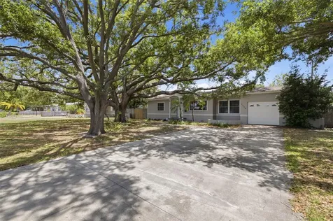 4558 25th Avenue N St Petersburg FL 33713