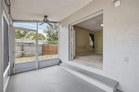 4558 25th Avenue N St Petersburg FL 33713