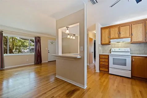 4558 25th Avenue N St Petersburg FL 33713