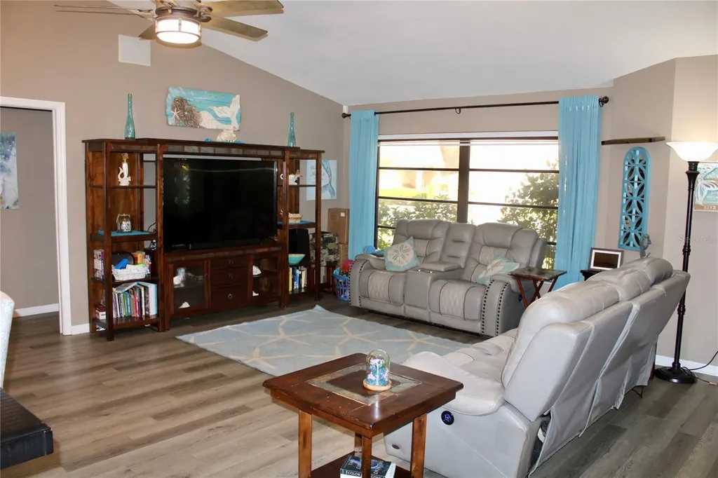 512 Boxwood Lane Englewood FL 34223