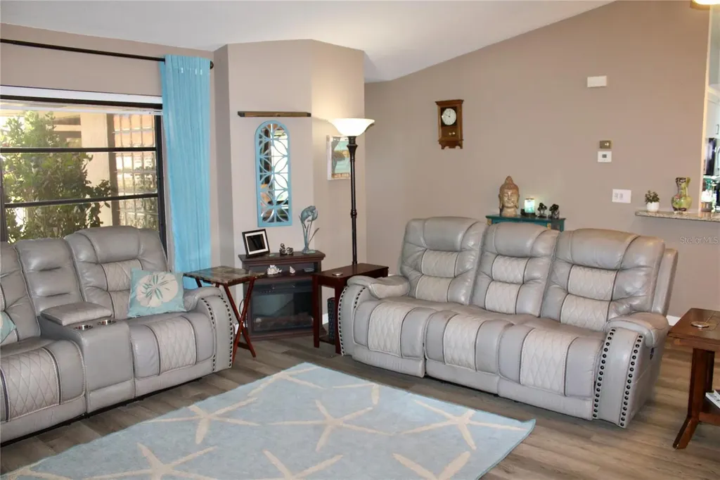 512 Boxwood Lane Englewood FL 34223