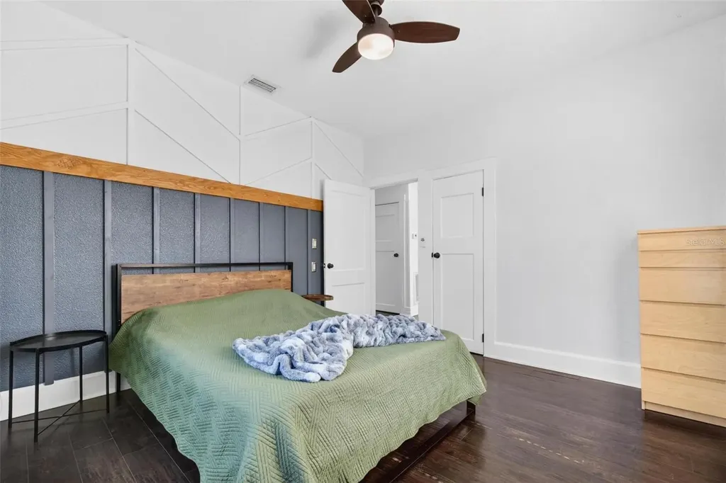 4556 Yarmouth Avenue S St Petersburg FL 33711