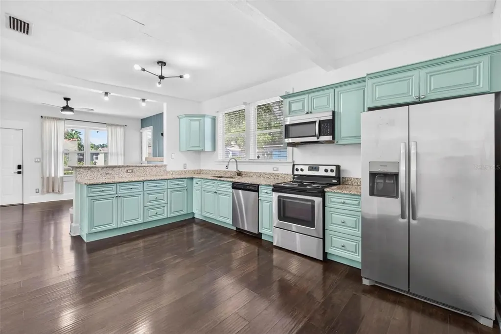 4556 Yarmouth Avenue S St Petersburg FL 33711