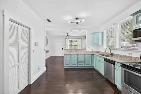 4556 Yarmouth Avenue S St Petersburg FL 33711