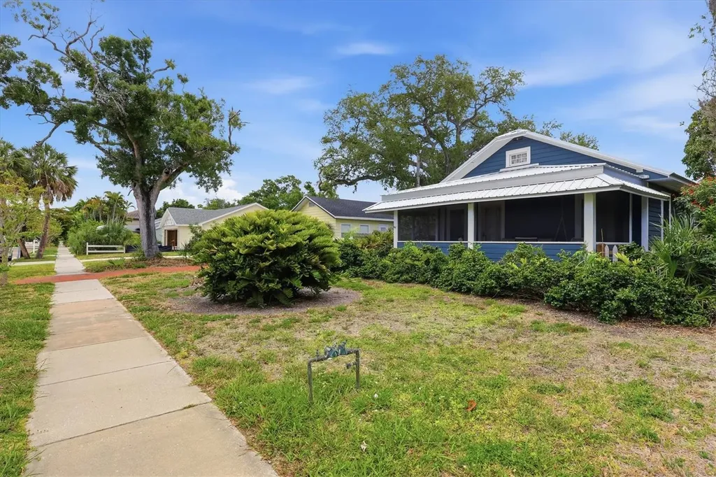 1828 Grove Street Sarasota FL 34239