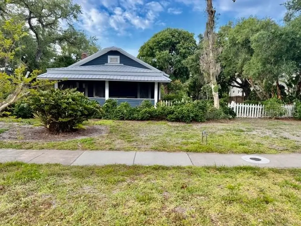 1828 Grove Street Sarasota FL 34239