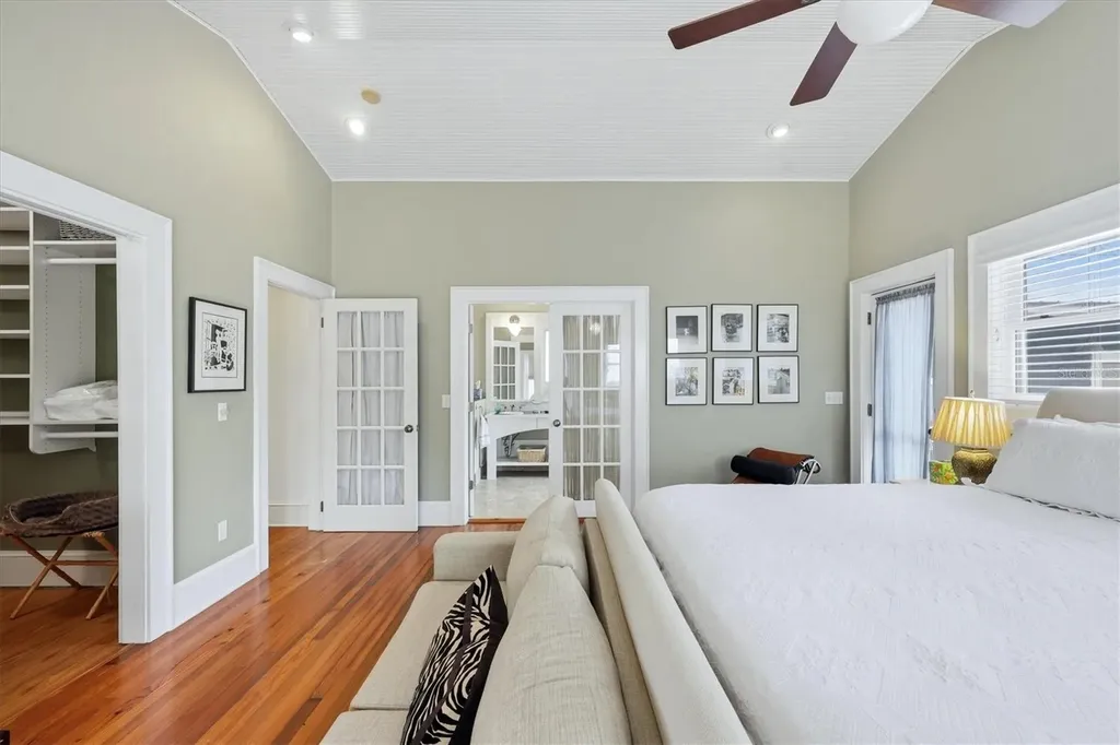 1828 Grove Street Sarasota FL 34239