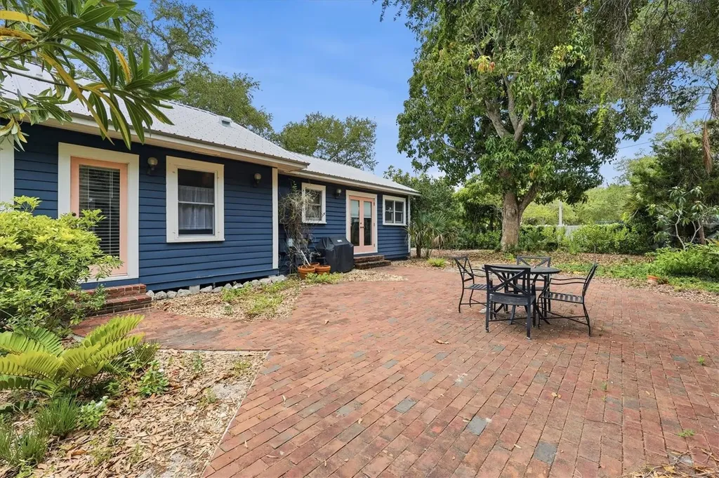 1828 Grove Street Sarasota FL 34239