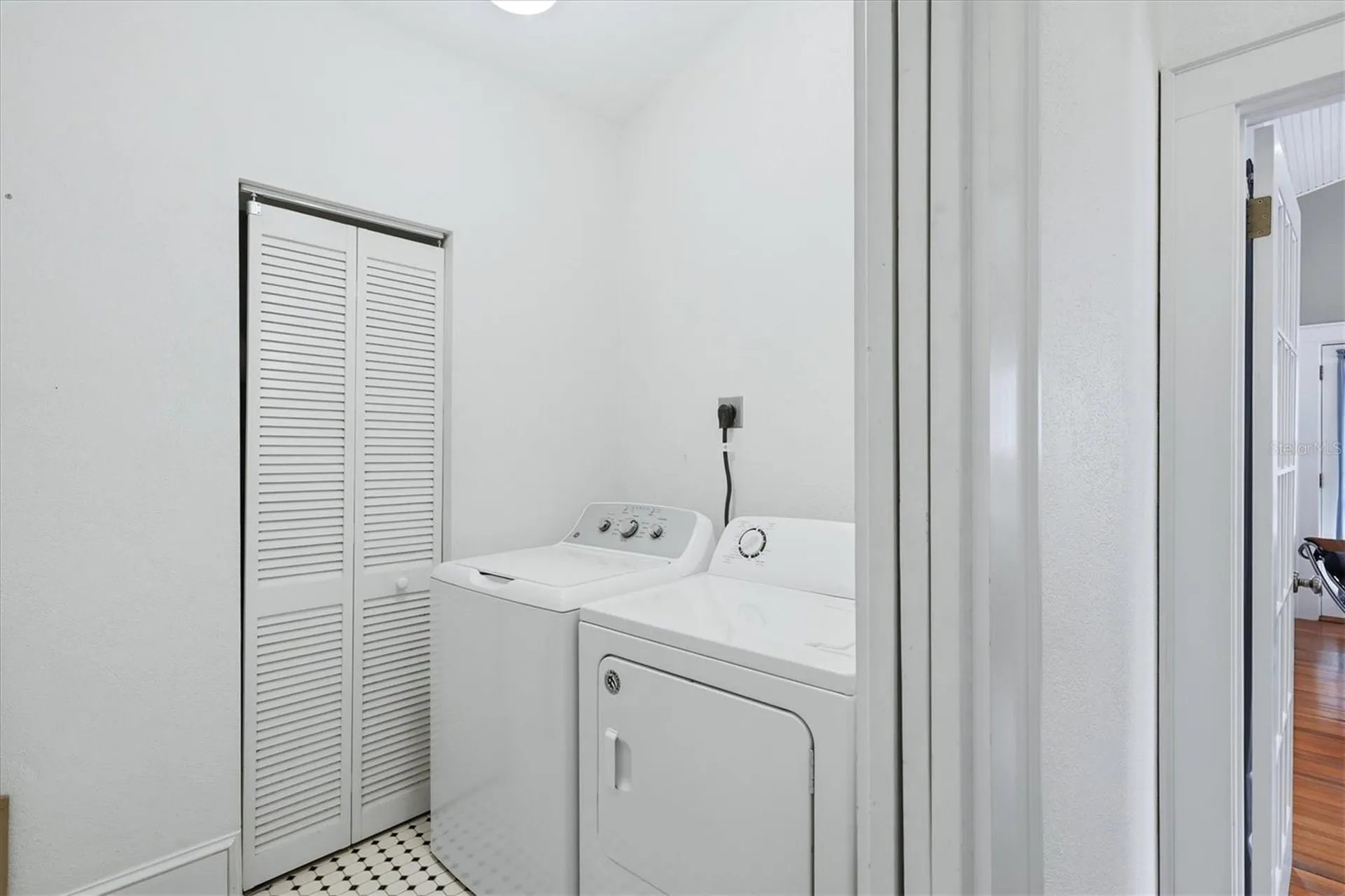 1828 Grove Street Sarasota FL 34239