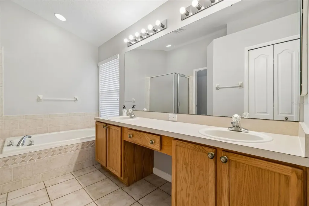 1822 Greystone Heights Drive Valrico FL 33594