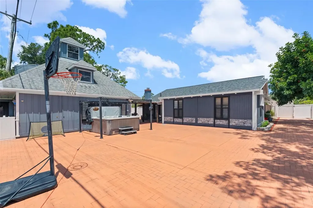 2712 Nancy Street Sarasota FL 34237