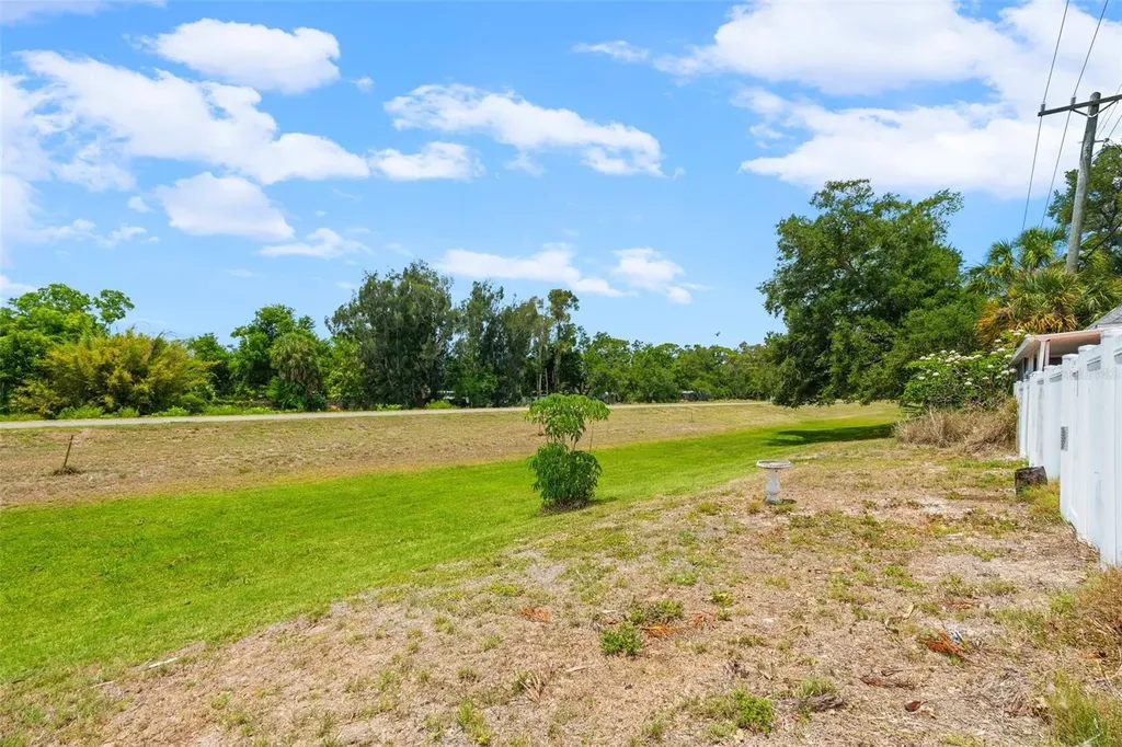 2712 Nancy Street Sarasota FL 34237