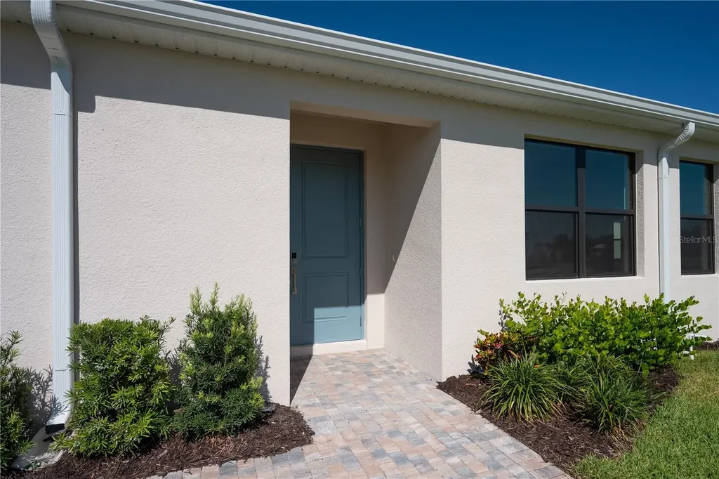 5890 Windbreak Court Apollo Beach FL 33572