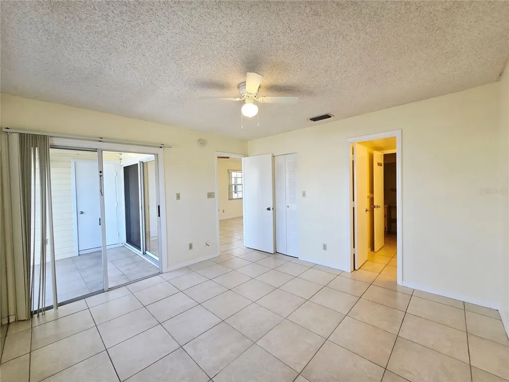 6802 Stones Throw Circle N St Petersburg FL 33710