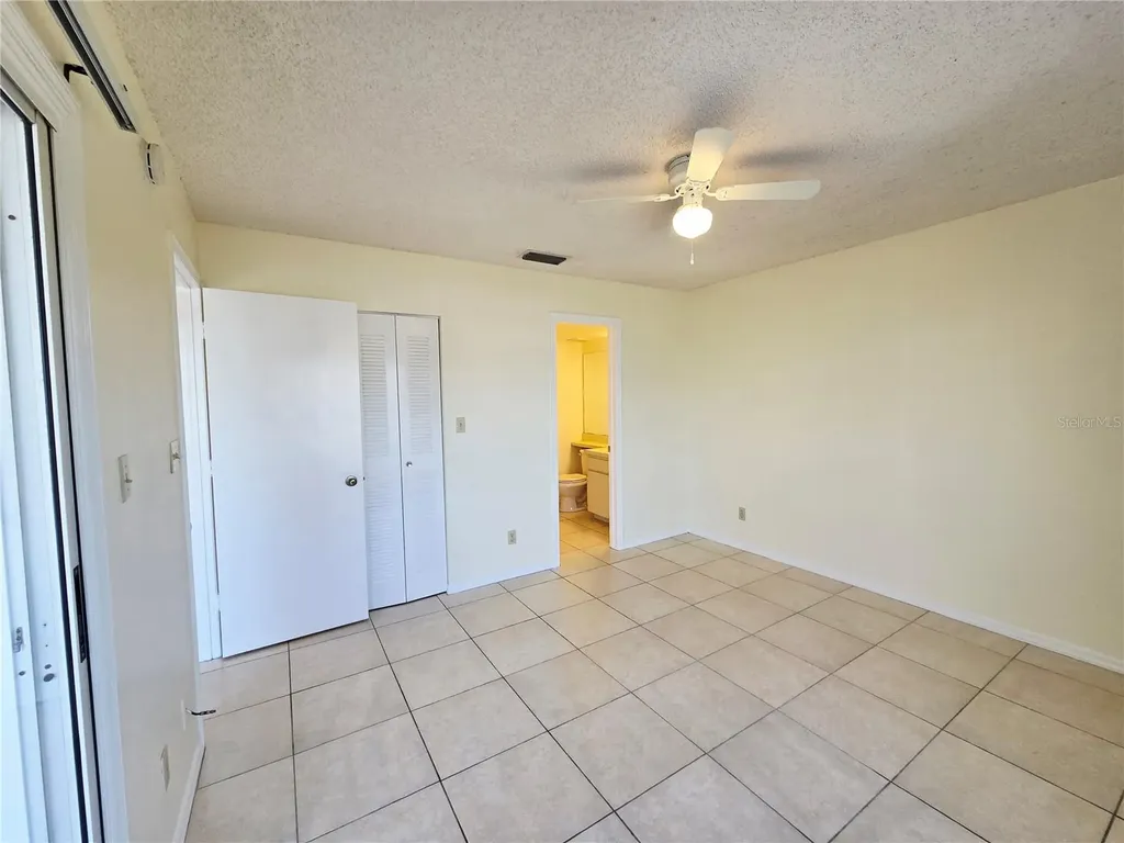 6802 Stones Throw Circle N St Petersburg FL 33710