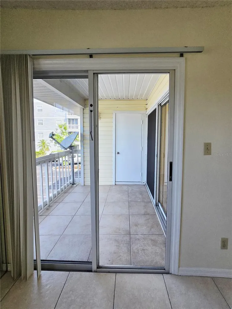6802 Stones Throw Circle N St Petersburg FL 33710