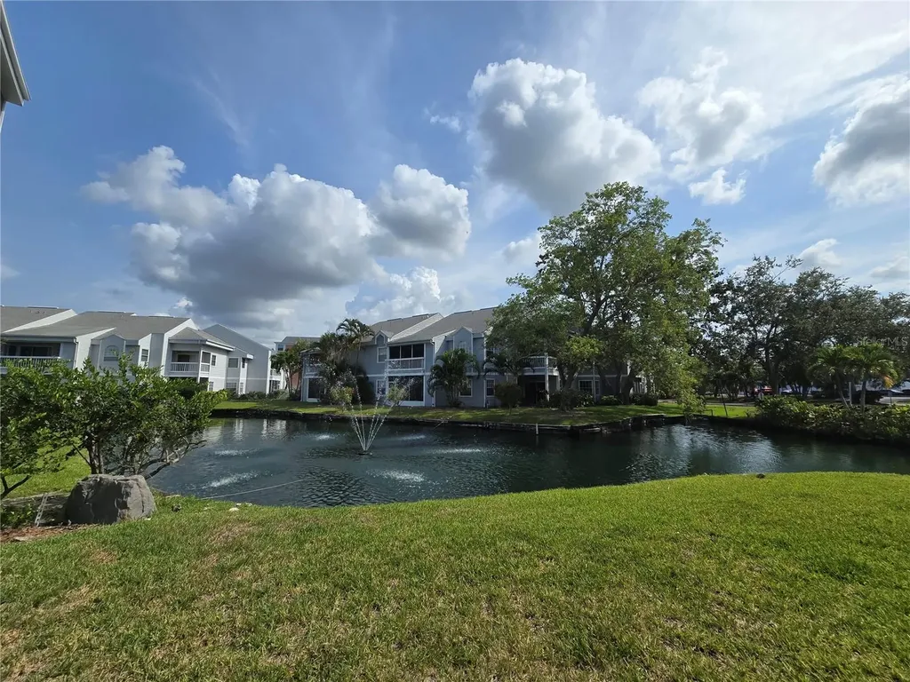 6802 Stones Throw Circle N St Petersburg FL 33710