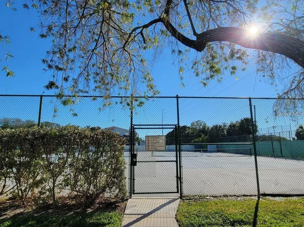 6802 Stones Throw Circle N St Petersburg FL 33710