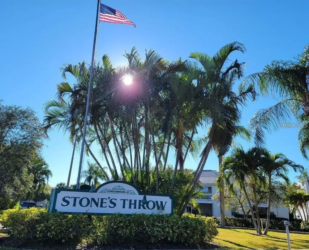 6802 Stones Throw Circle N St Petersburg FL 33710