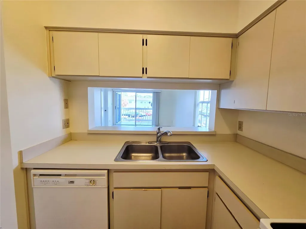 6802 Stones Throw Circle N St Petersburg FL 33710