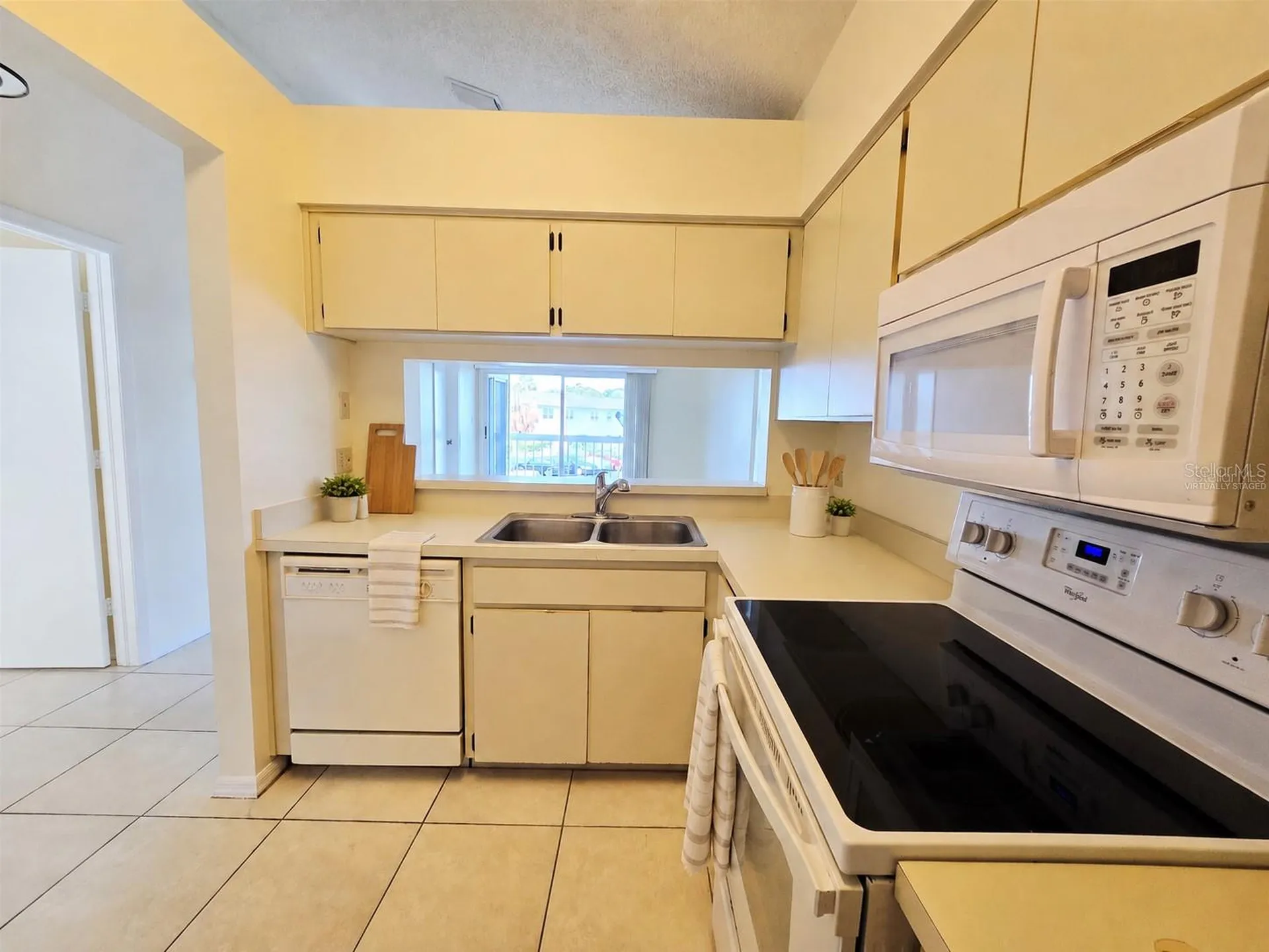 6802 Stones Throw Circle N St Petersburg FL 33710