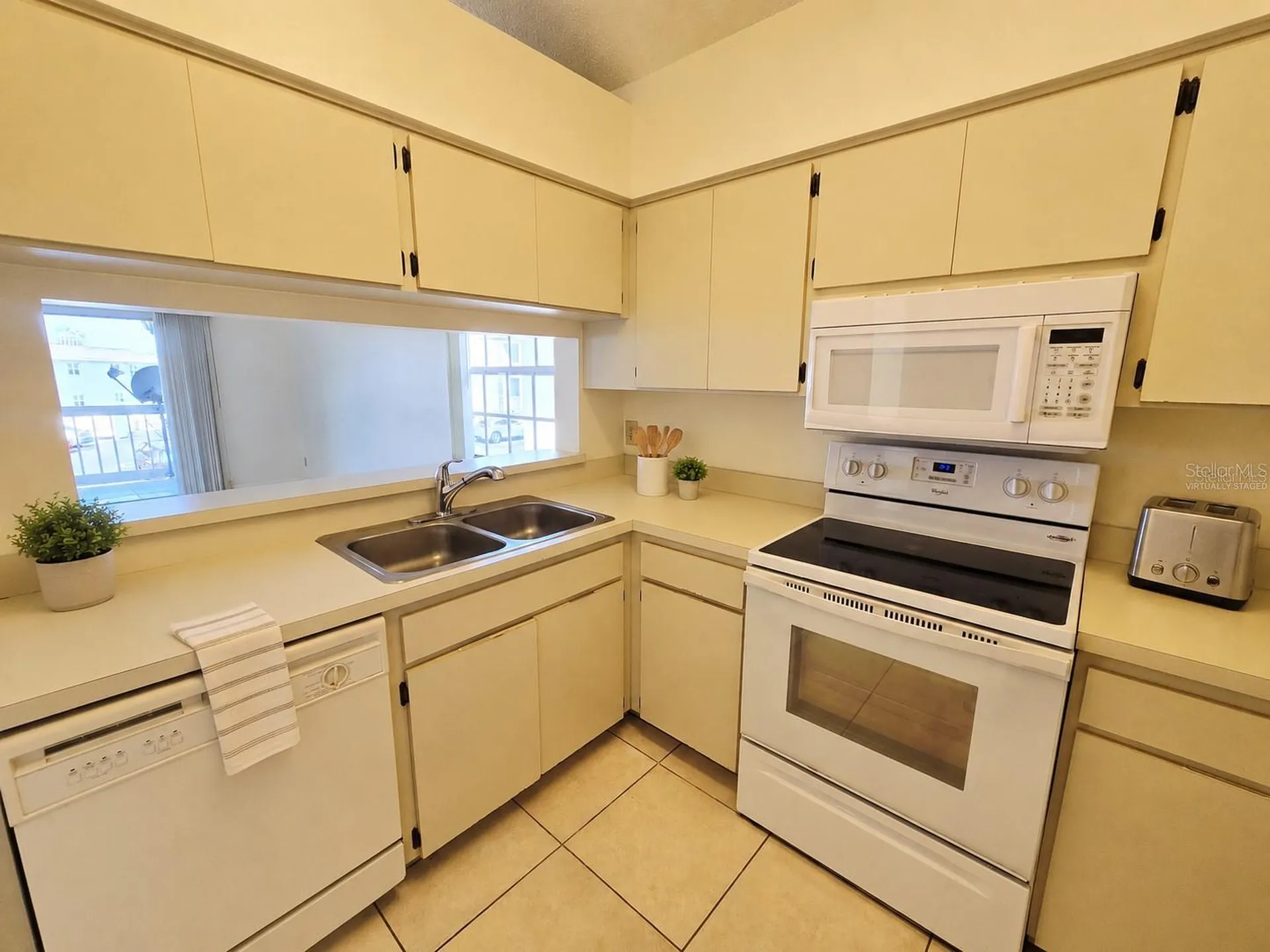 6802 Stones Throw Circle N St Petersburg FL 33710