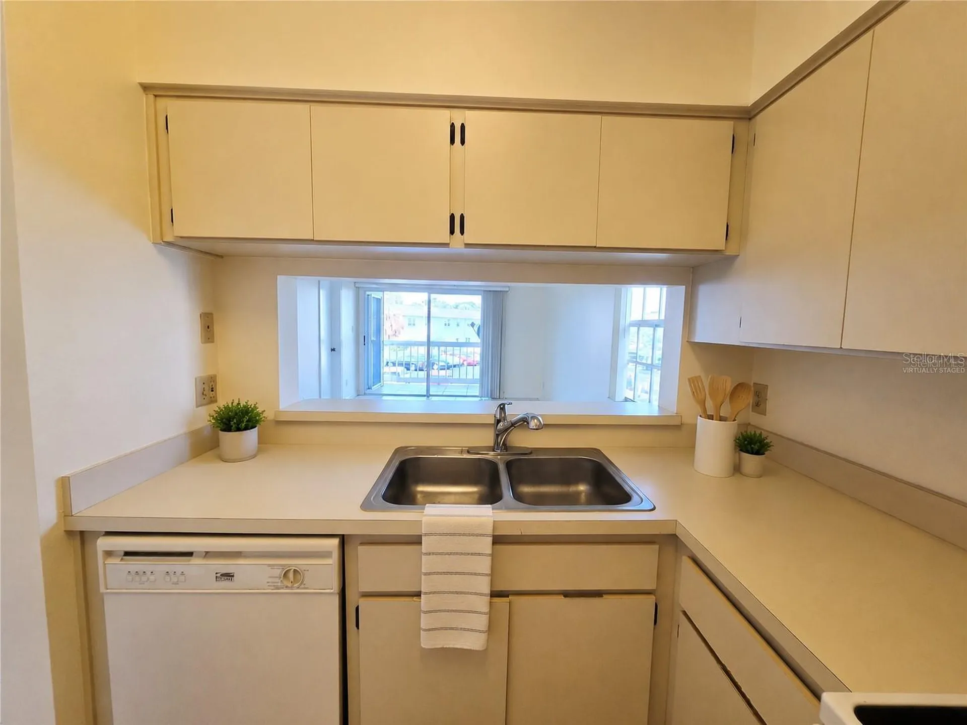 6802 Stones Throw Circle N St Petersburg FL 33710